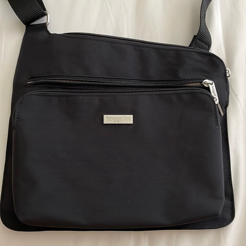 NWOT - Baggallini crossbody bag